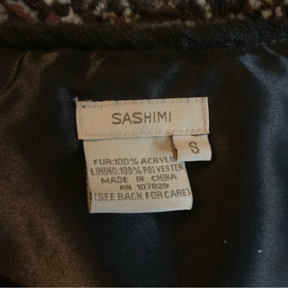 Black velvet shawl stole, great condition, classy and fully lined. - Picture 3 of 7